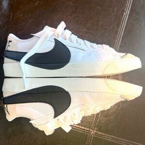 Nike Blazer Low '77 Jumbo Swoosh White Black Sail Men's Size 9.5